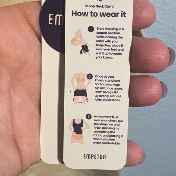 ๐ Shapewear Tank/cami; Empetua Adjustable straps - Picture 7 of 8